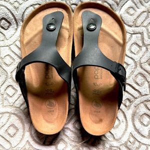 Black platform Papillios